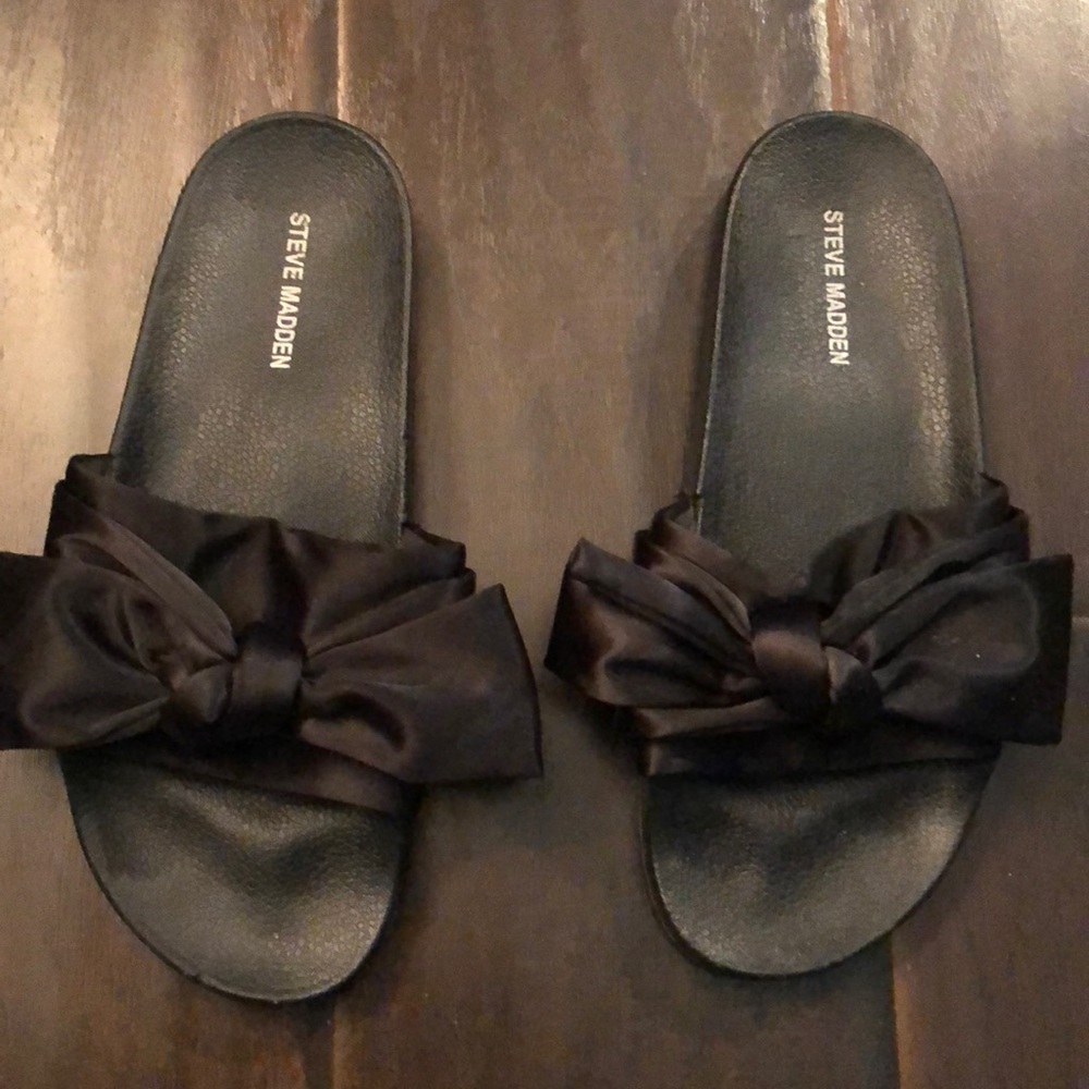Steve Madden slides